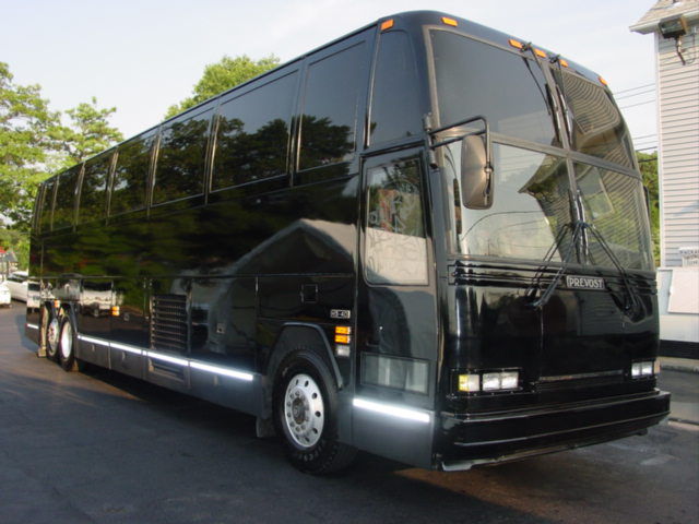 How to Plan a Successful Wedding Shuttle with Houston Charter Bus Services